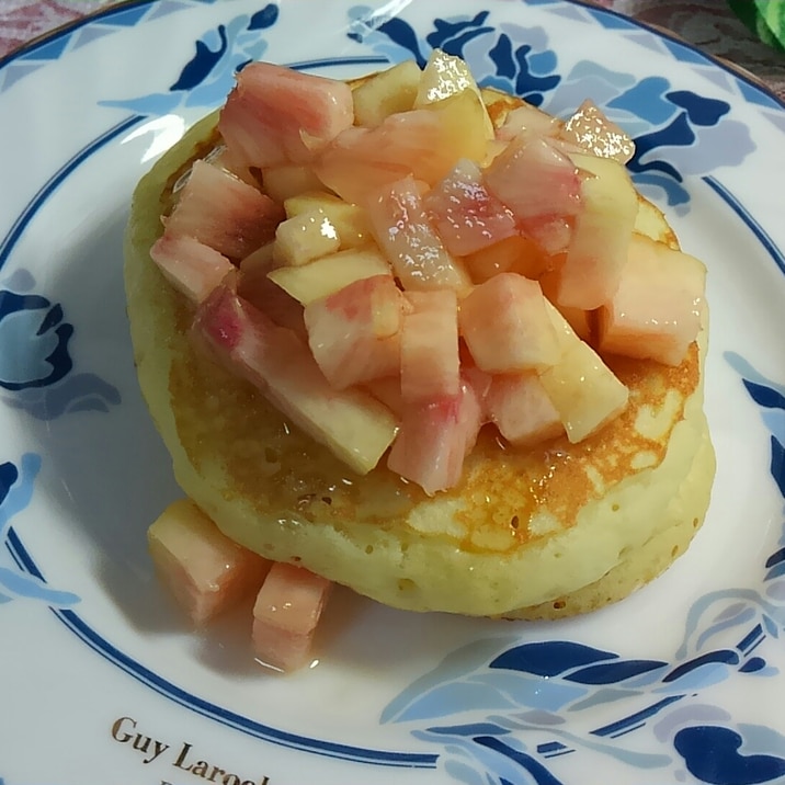 桃のシロップ漬け添え☆ホットケーキ♪